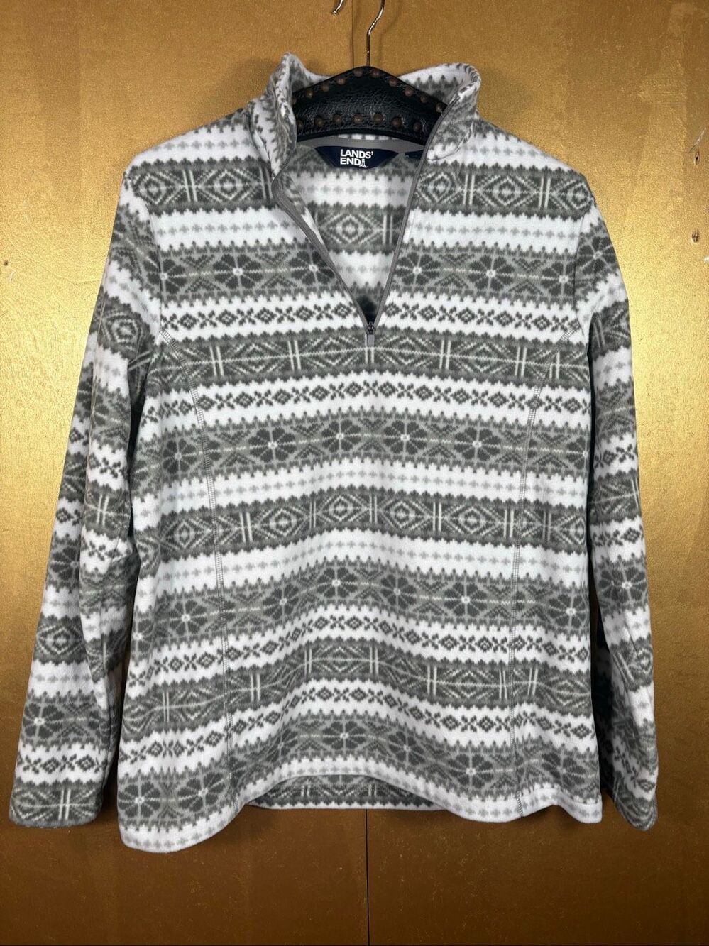 lands End woman’s pullover fleece sweatshirt size M